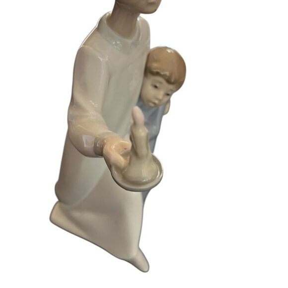 LLandro 4874 Boy with candle - Picture 4 of 5